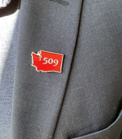 HUCK THE FUSKIES - 509 Washington State Lapel Pin